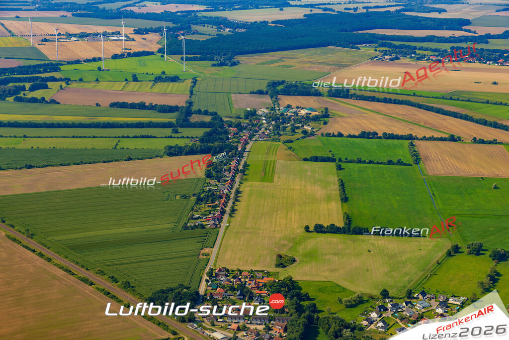 Luftaufnahme Lehmkuhlen Holthusen - Die Luftaufnahme wurde 2025 vom UL-Flugzeug heraus erstellt ( ohne Drohne ) - Hochauflösende Luftaufnahme - für professionelle Ausdrucke geeignet. Die Geschenkidee !Mit Lizenz und Bildrechte bestellbar