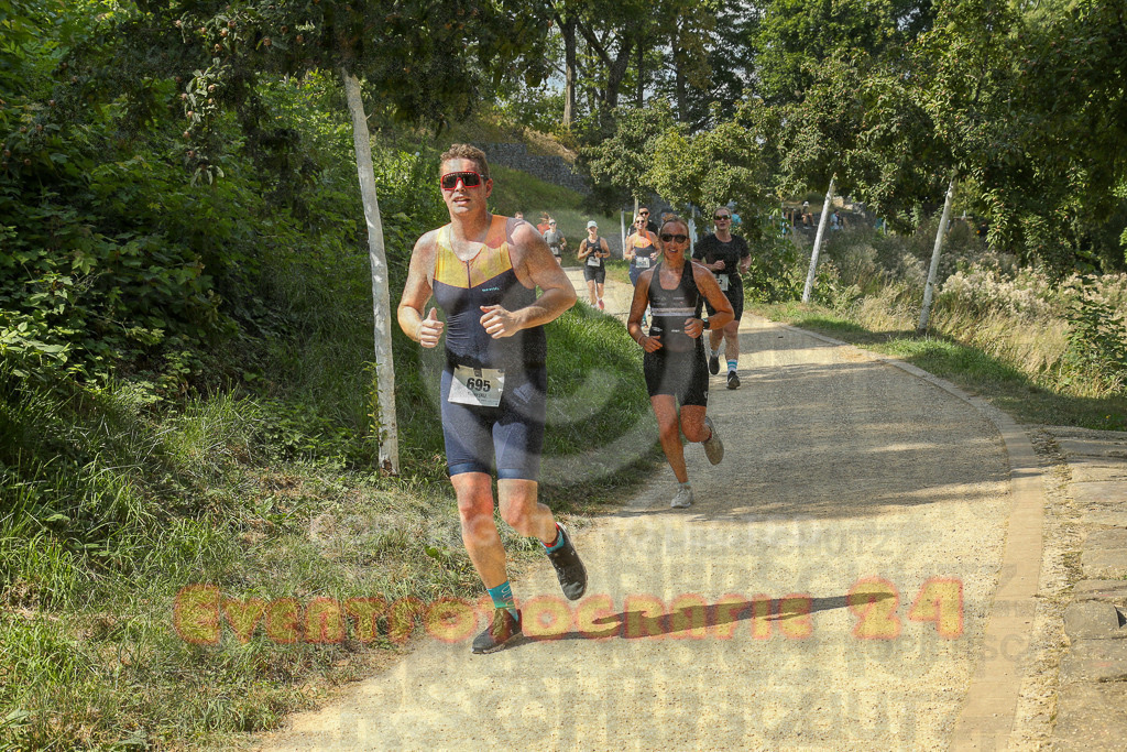 250824_1449_EX1_7719 | Sportfotografie im Rhein-Sieg Kreis, Köln, Bonn, NRW, Rheinland Pfalz, Hessen, etc. Unser Tätigkeitsfeld umfasst den Laufsport vom Volkslauf über den Marathon, Duathlon, Triathon bis zum Ultralauf wie Kölnpfad Ultra oder Schindertrail.