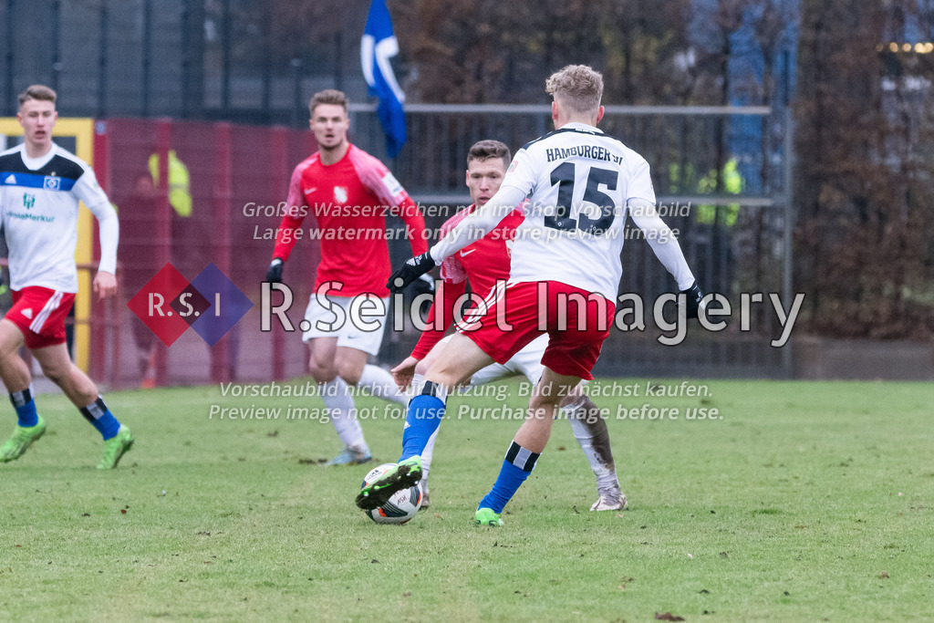 Fußball, Saison 2022/23, Regionalliga Nord, HSV II - TSV Havelse, Wolfgang-Meyer-Stadion (Hamburg), 03.12.2022, 21. Spieltag | Florian Riedel (#39, Havelse), Bent Andresen (#15, HSV II)