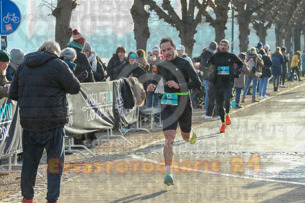 241231_1147_EX1_2549 | Sportfotografie im Rhein-Sieg Kreis, Köln, Bonn, NRW, Rheinland Pfalz, Hessen, etc. Unser Tätigkeitsfeld umfasst den Laufsport vom Volkslauf über den Marathon, Duathlon, Triathon bis zum Ultralauf wie Kölnpfad Ultra oder Schindertrail.