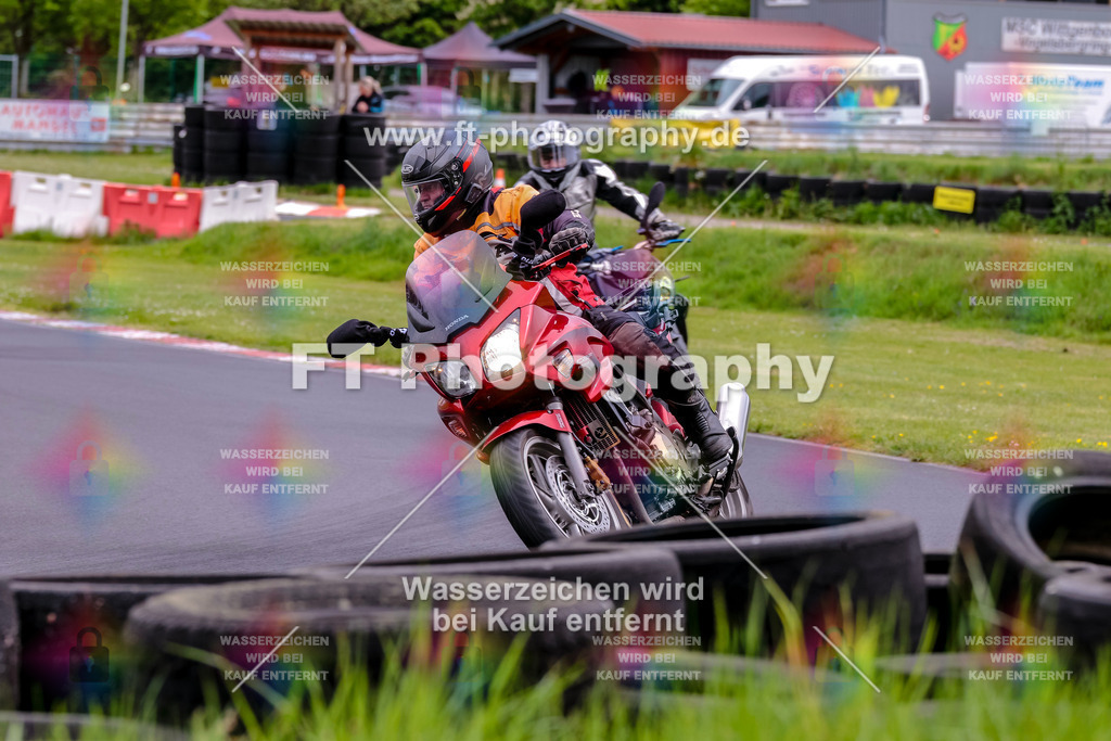 MotoTeamVBK-20577 | Hier findet Ihr Bilder von Touristenfahrten auf der Nürburgring Nordschleife oder von anderen Veranstaltungen die ich besucht habe. Viel Spass beim Durch Schauen 