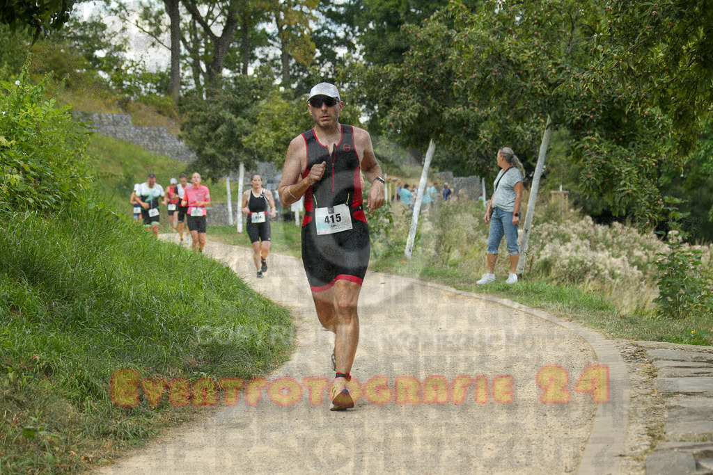 250824_1348_EX1_3718 | Sportfotografie im Rhein-Sieg Kreis, Köln, Bonn, NRW, Rheinland Pfalz, Hessen, etc. Unser Tätigkeitsfeld umfasst den Laufsport vom Volkslauf über den Marathon, Duathlon, Triathon bis zum Ultralauf wie Kölnpfad Ultra oder Schindertrail.