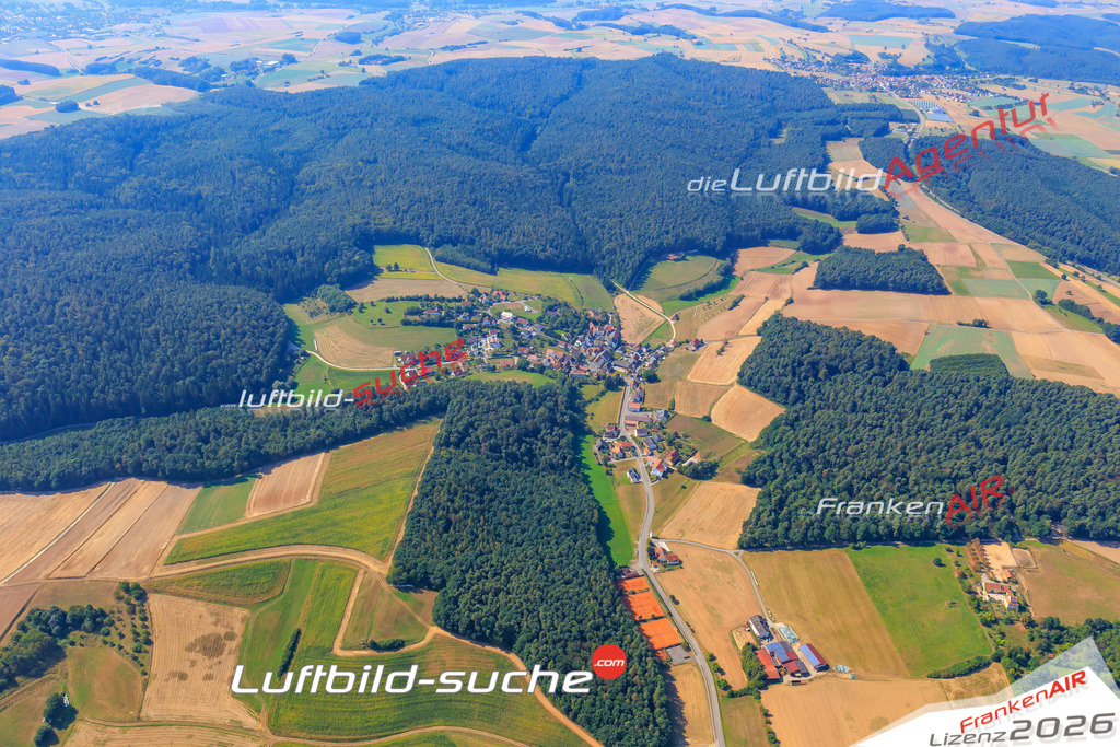 Die Luftaufnahme Weipelsdorf -  wurde vom UL-Flugzeug (keine Drohne) aus fotografiert.Hohe Druck- Auflösung-die Geschenkidee!