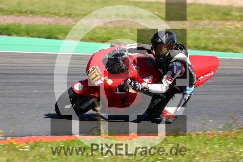 0311-20240609_14424 | Schöne Erinnerungen an spannende Momente - das festzuhalten ist unser Job. PIXELrace.de ist seit 2003 auf den Rennstrecken Europas unterwegs um die Action draußen beim Fahren und die wunderbare Stimmung imm Fahrerlager für euch einzufangen.