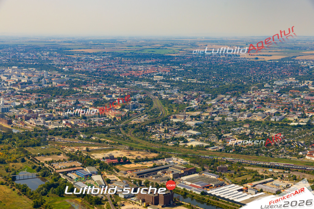 Klassische Luftaufnahme ohne Drohne zeigt:Industriehafen bei Magdeburg - Die Luftbildaufnahme wurde 2025 vom UL-Flugzeug heraus erstellt ( keine Drohnenaufnahme ) - Hochauflösende Luftaufnahme -Nicht vergleichbar mit Google Maps oder Satelittenbilder- Die Geschenkidee !Mit Lizenz und Bildrechte bestellbar