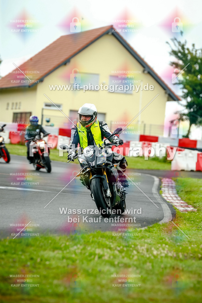 VBK-4057 | Hier findet Ihr Bilder von Touristenfahrten auf der Nürburgring Nordschleife oder von anderen Veranstaltungen die ich besucht habe. Viel Spass beim Durch Schauen 
