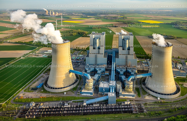 Grevenbroich240403997NeurathRWE_PowerKraftwerkNeurathBOA 2_3 | Luftbild, RWE Power AG Braunkohlenkraftwerk Neurath BoA 2 und 3, die Abendsonne über der Landschaft, hinten das RWE Power AG Kraftwerk Niederaußem, Neurath, Grevenbroich, Rheinland, Nordrhein-Westfalen, Deutschland