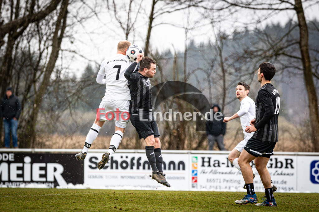 SV Polling gegen VfL Denklingen | Fußball Herren Bezirksliga Oberbayern Süd 2025/26 23. Spieltag, SV Polling gegen VfL Denklingen, 20260329,Kopfballduell,2026-03-29 in Polling (Sportplatz Polling), Johannes MAYR (VfL Denklingen 7), Maximilian BAUMGARTNER (SV Polling Kapitän 11)Copyright: WolfgangxLindner www.foto-lindner.de