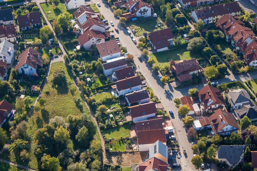 Luftbild: Mozartstr im Ortsteil Langensteinbach in Karlsbad im Bundesland Baden-Württemberg in Deutschland. Foto: IMG_45162.jpg vom 21.09.2011 durch Werner Riehm/FLY-FOTO.de