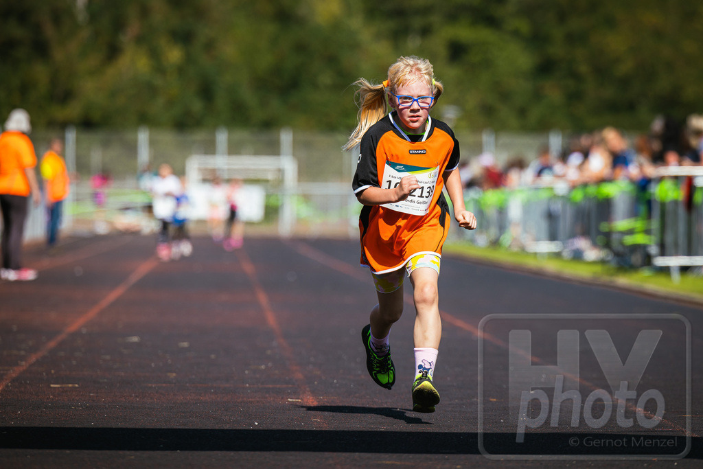 16. Hoywoj-CityLauf im Sportforum Hoyerswerda - 16.09.2023 | 1km VBH-Grundschul-Lauf 2. Klassen - Realisiert mit Pictrs.com