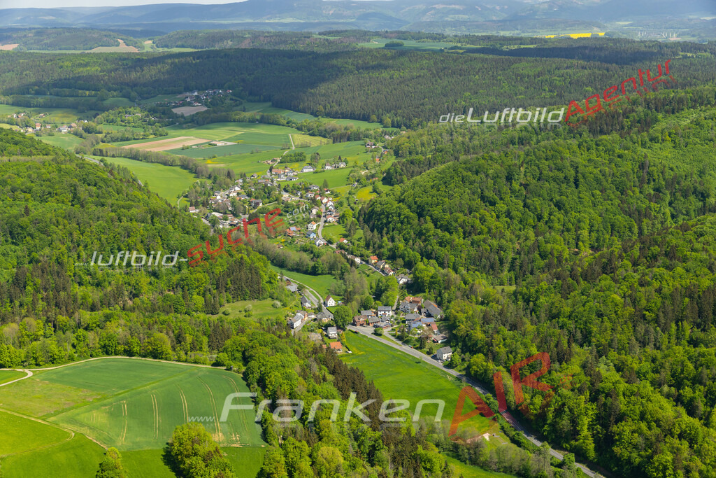 Aktuelles Luftbild von Neukirchen Lautertal - Die Luftaufnahme wurde 2022 mittels UL-Flugzeug erstellt ( keine Drohne ) - hochauflösende Kamera-Systeme von  Canon -Beste Qualität - Für grossformatige Ausdrucke geeignet. Die Geschenkidee !
