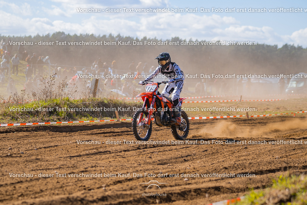 20260406_MSCHänchen-9907 | Sportfotografin aus Berlin-Brandenburg mit Fokus auf Motocross. Ich halte deine sportliche Leistung und echte Emotionen auf und neben der Strecke professionell fest. Entdecke die Fotos von deinem Rennen und bestelle sie direkt hier im Shop.
