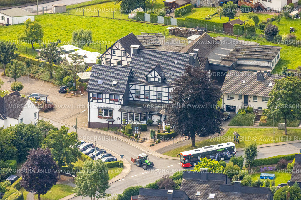 Arnsberg250806892 | Luftbild, Landgasthof Hoffmann in Rumbeck, Arnsberg, Ruhrgebiet, Nordrhein-Westfalen, Deutschland