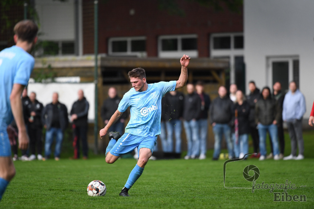BV Bockhorn-SG FriPe | Relegation zur Kreisliga; BV Bockhorn (blau)-SG FriPe (rot) am 05.06.2025 in Oldenburg/Ofenerdiek (Lagerstraße), Photo: Philip Eiben 2025 - Realisiert mit Pictrs.com