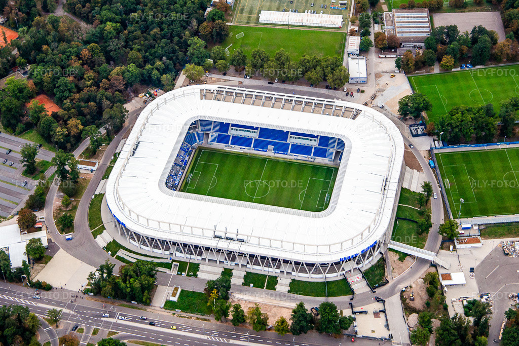 Luftbild: Fertig gestelltes BBBank Stadion Wildpark des Karlsruher Sport-Club e.V. im Ortsteil Innenstadt-Ost in Karlsruhe im Bundesland Baden-Württemberg in Deutschland. Foto: IMG_138766.jpg vom 16.09.2023 durch Werner Riehm/FLY-FOTO.deKarlsruher SC