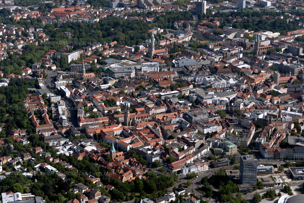 4035163 | BRAUNSCHWEIG 31.07.2020 Stadtansicht des Innenstadtbereiches im Ortsteil Innenstadt in Braunschweig im Bundesland Niedersachsen, Deutschland. Weiterführende Informationen bei: Stadt Braunschweig. // City view on down town in the district Innenstadt in Brunswick in the state Lower Saxony, Germany. Further information at: Stadt Braunschweig. Foto: Gerhard Launer