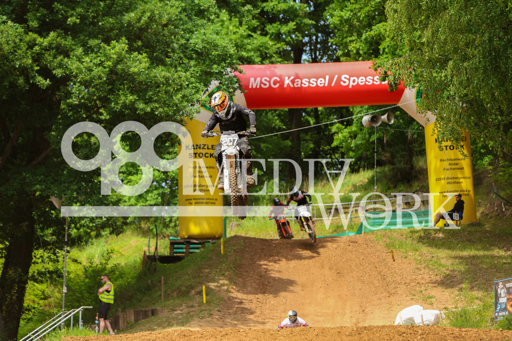 5E6A4938 | 989 MEDIAWORK