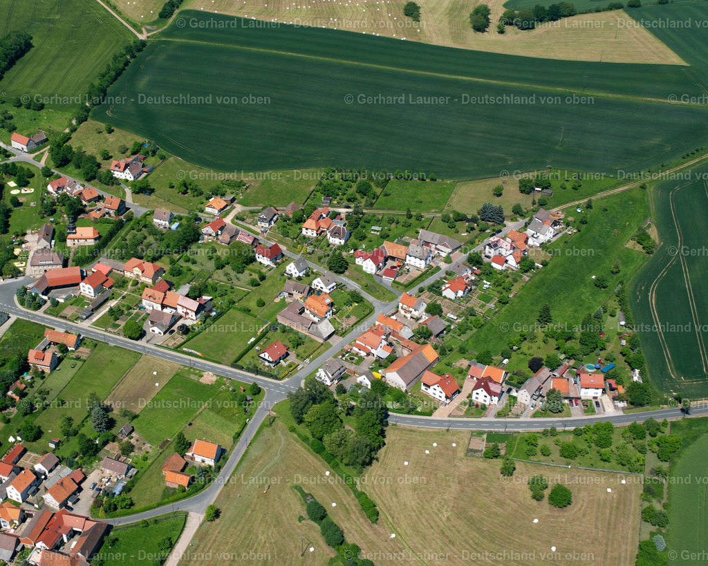 2634385 | STEINRODE 16.06.2006 Dorf - Ansicht an der Wernigeröder Dorfstraße im Ortsteil Werningerode in Steinrode im Bundesland Thüringen, Deutschland. // Village view on street Wernigeroeder Dorfstrasse in the district Werningerode in Steinrode in the state Thuringia, Germany. Foto: Gerhard Launer