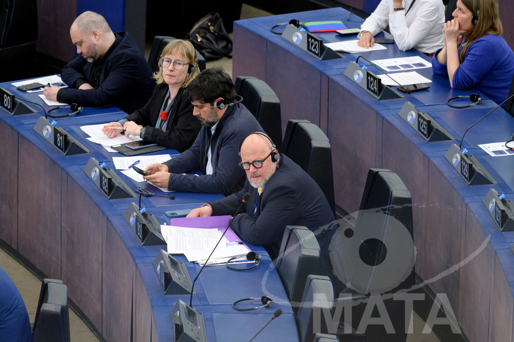 _DWI0223 | Marc Angel (MdEP, Parti ouvrier socialiste luxembourgeois, Luxemburg) bei Wiederaufnahme der letzte Plenarsitzung. Das Europäische Parlament in Straßburg, 22.04.2024
 - Realisiert mit Pictrs.com