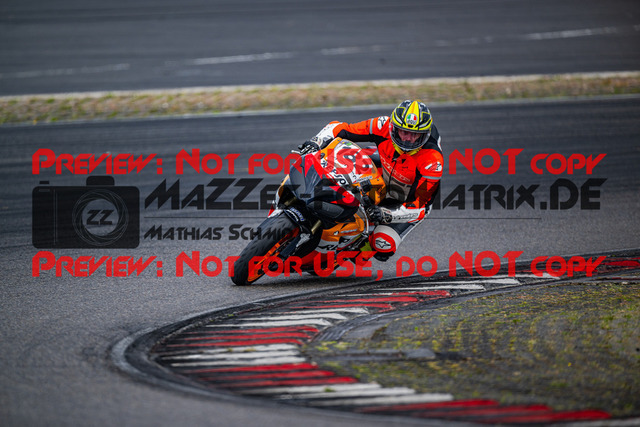 MaZZes_FotoMatrix_230719_2229 | GRUEN