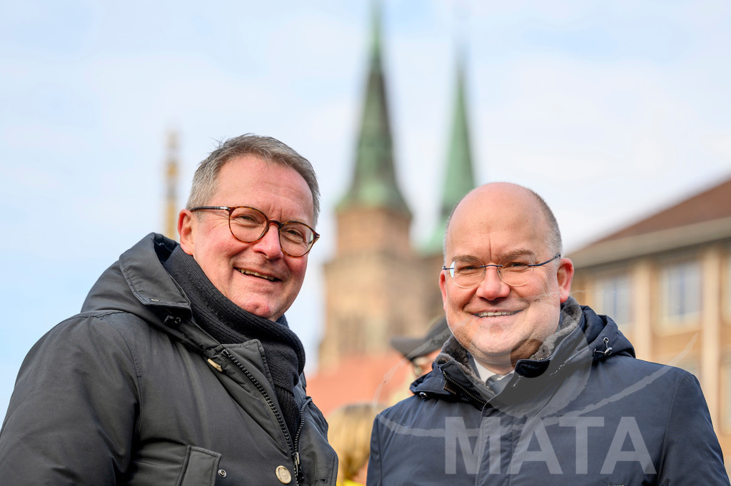 _DWA4456 | Thomas Pirner MdL und Sebastian Brehn MdB bei Bauerndemo gegen Agrarpolitik der Bundesregierung  auf dem Straße Obstmarkt und Hauptmarkt . Nürnberg, 08.01.2024 - Realisiert mit Pictrs.com