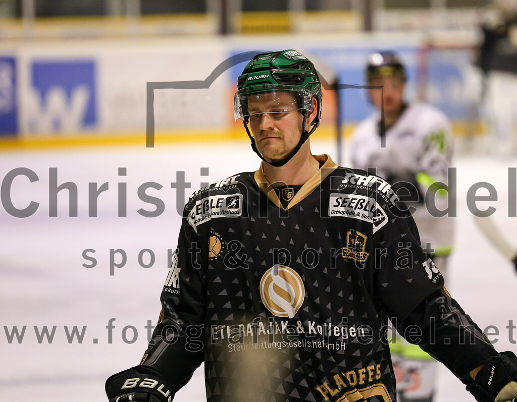 2024-03-01_074_TSV_Erding_gegen_ERSC_Amberg | Erding, Deutschland, 01.03.2024:
Eishockey, Bayernliga Playoffs 2023 / 2024, 5. Spieltag, TSV Erding gegen ERSC Amberg, Endergebnis: 9:0

Elia Ostwald (Erding Gladiators, #17)

Foto: Christian Riedel / fotografie-riedel.net