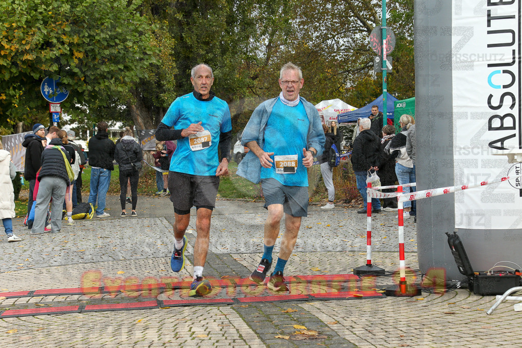 241020_1116_EX1_1717 | Sportfotografie im Rhein-Sieg Kreis, Köln, Bonn, NRW, Rheinland Pfalz, Hessen, etc. Unser Tätigkeitsfeld umfasst den Laufsport vom Volkslauf über den Marathon, Duathlon, Triathon bis zum Ultralauf wie Kölnpfad Ultra oder Schindertrail.