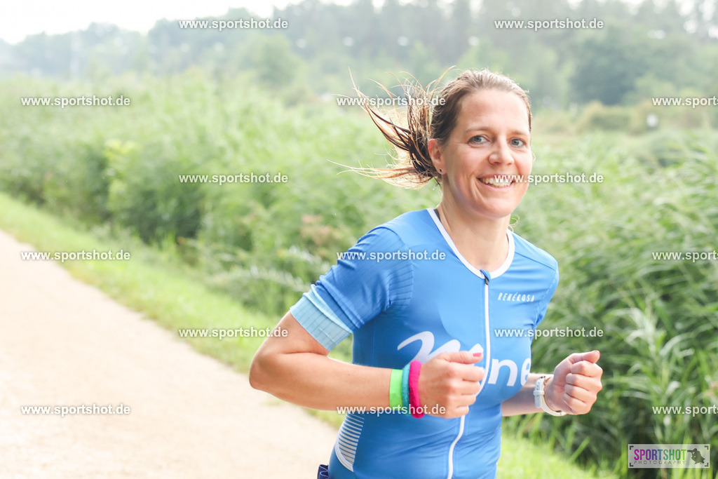 LUR_1650 | 34. M-net Erlanger Triathlon 2025 #erlangertriathlon  #mnettriathlon2025 #mnettriathlon #team #olympischedistanz #mitteldistanz #triathlon #maindonaukanal  #erlangertriathlon2025 #yourpictrs #tv1848 #tv1848erlangen  #triathlonbayern #sportinerlangen #demsportverbunden #sportshot_your_pictrs Copyright: www.sportshot.de