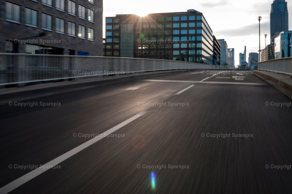 CAR_City_Bridge10_Rig | light 12/25° - Drive - Realisiert mit Pictrs.com