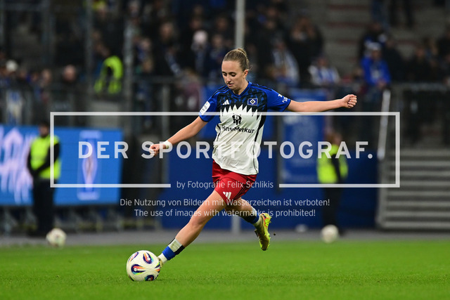 Fußball I Frauen I Saison 2025-2026 I Bundesliga I 10. Spieltag I Hamburger SV - 1. FC Nürnberg I 48662 | Victoria Schulz (19, Hamburger SV) - Realisiert mit Pictrs.com