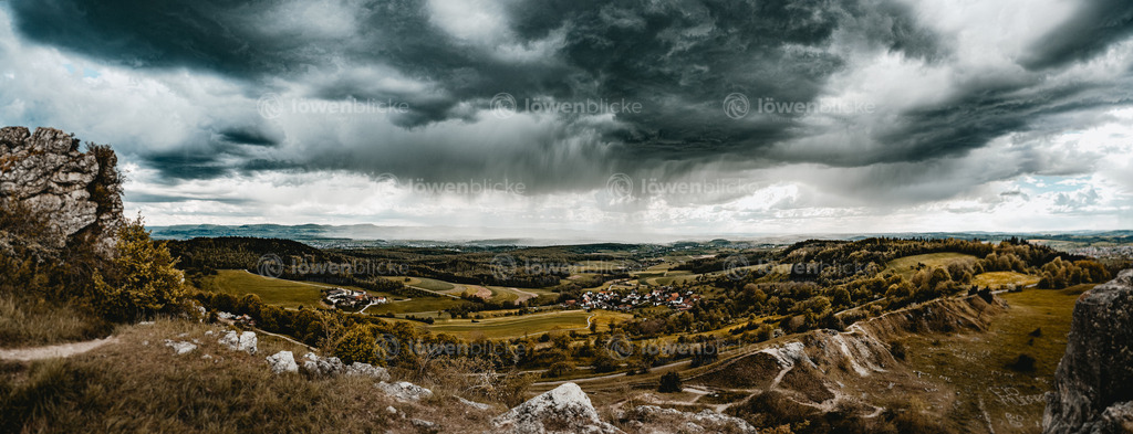 Eine Regenfront über Göppingen | löwenblicke | shop