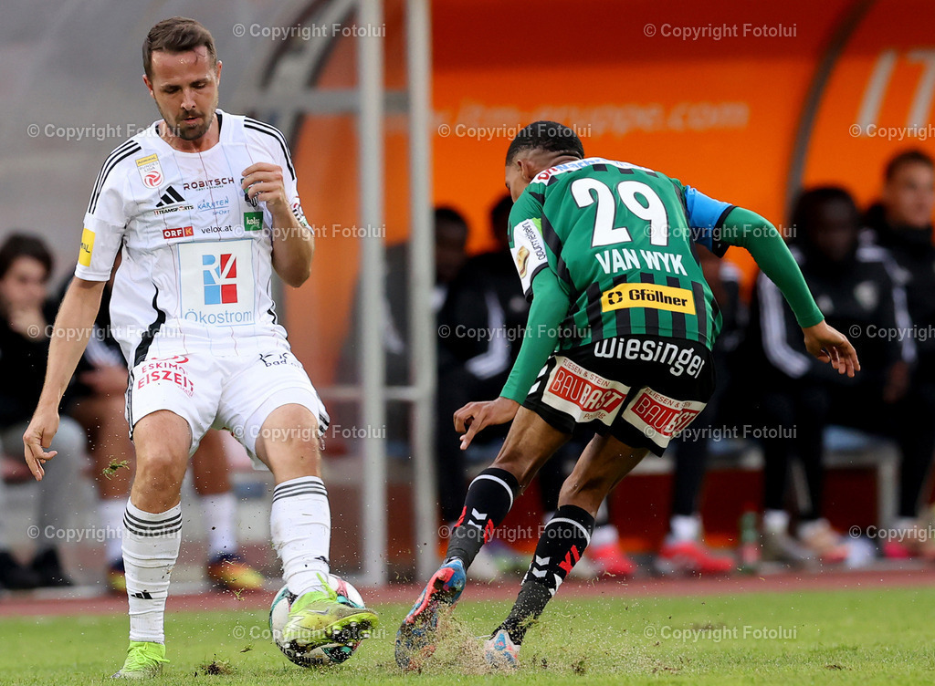 A_LUI_18102025_0015 | SPORT FUSSBALL ADMIRAL BUNDESLIGA RZ PELLETS WAC-SV OBERBANK RIED 18.10.25 IM BILD: RENE RENNER  (WAC) UND MARTIN RASNER (RIED)  FOTO:FOTOLUI/MW