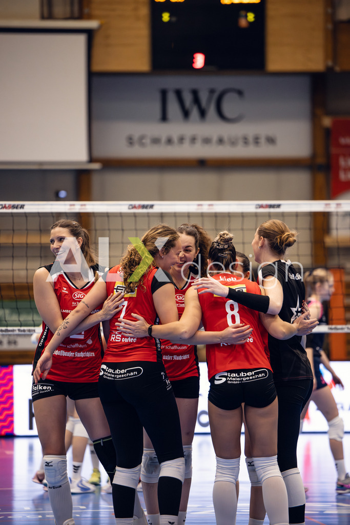 Volleyball I Frauen I Saison 2025-2026 I Volleyball NLA | Women I Round 14 I VC Kanti Schaffhausen - NLZ Volleyball Academy Zürich I 16.01.2026 | VC Kanti Schaffhausen - Spielerinnenkreis - Realisiert mit Pictrs.com