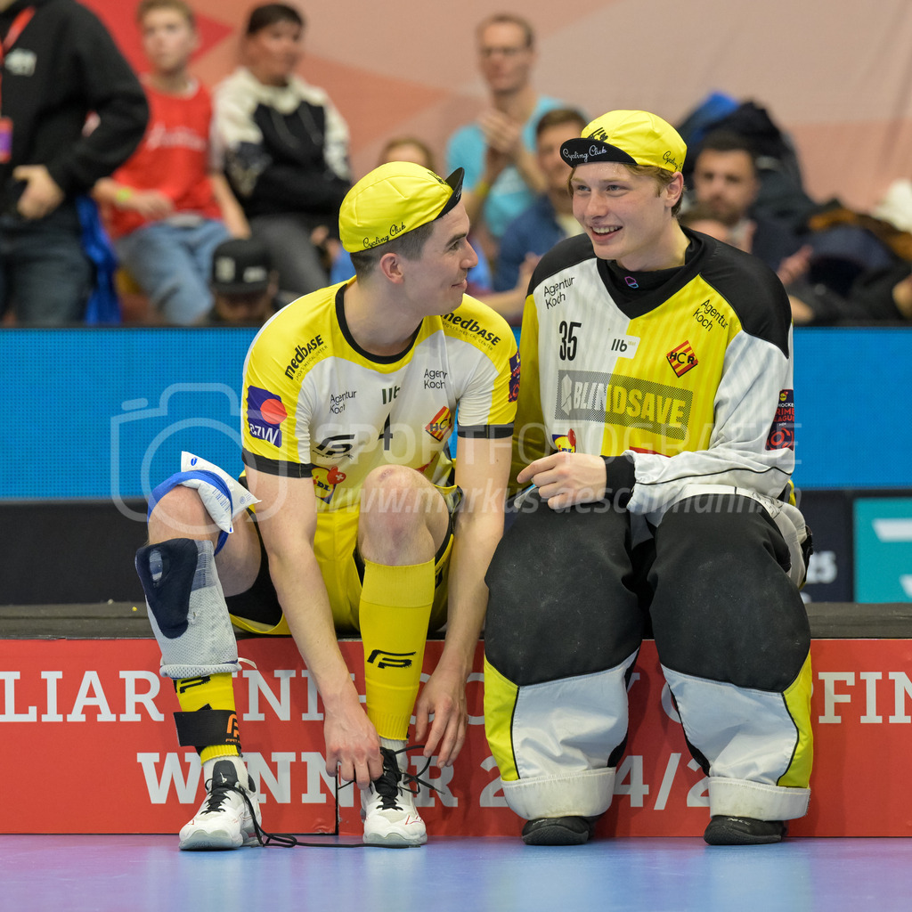 Zug United vs HC Rychenberg - 22. February 2025 | Zug United vs HC RychenbergSporthalle Wankdorf, BernNils Conrad (#4 HC Rychenberg Winterthur) und Eric Kunz (#35 HC Rychenberg Winterthur).Bild: Sportfotografie Markus Aeschimann | www.markus-aeschimann.ch - Realisiert mit Pictrs.com