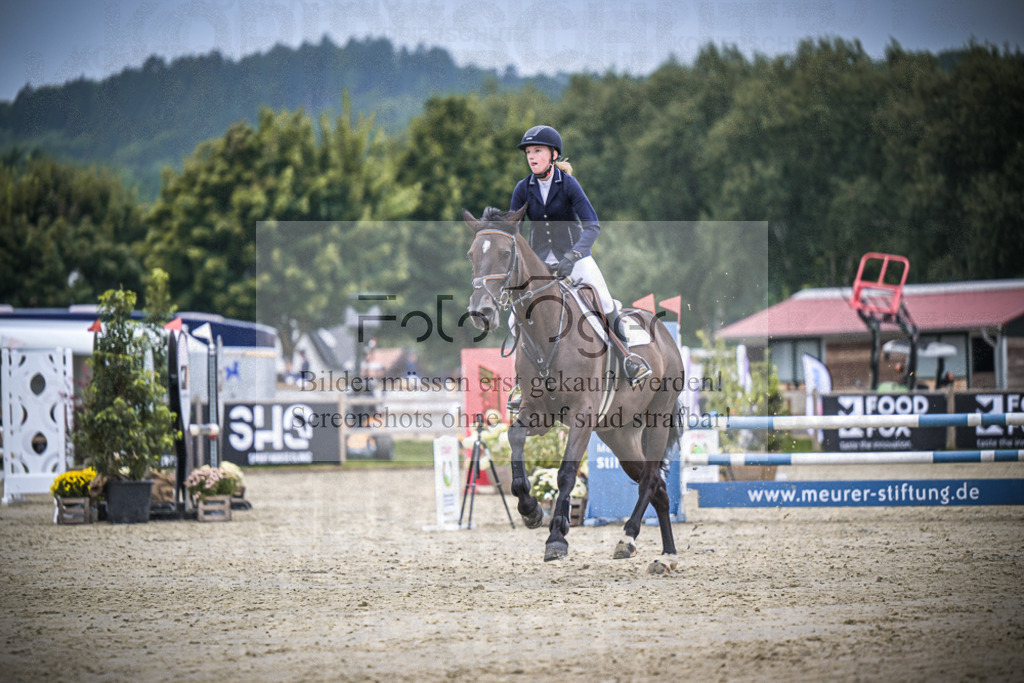 DOS_0426 | Entdecke hochwertige Reitturnierfotos von Foto Oger. Professionell, emotional und authentisch – jetzt Lieblingsmomente im Shop bestellen.Deutschlandweite Turnierfotografie. - Realisiert mit Pictrs.com