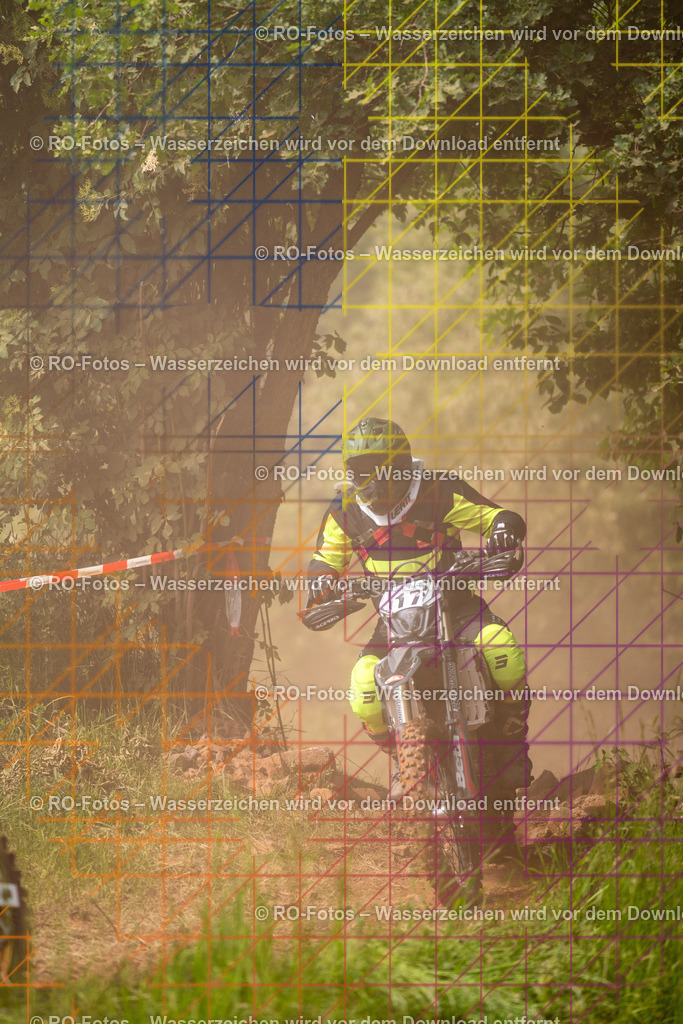 Wolfshausen 3 Lauf -332 | Sportfotografie von RO-Fotos: Motorsport, Motocross, Enduro, Laufveranstaltungen und Triathlon. Professionelle Fotos von Sportlern und Events. - Realisiert mit Pictrs.com