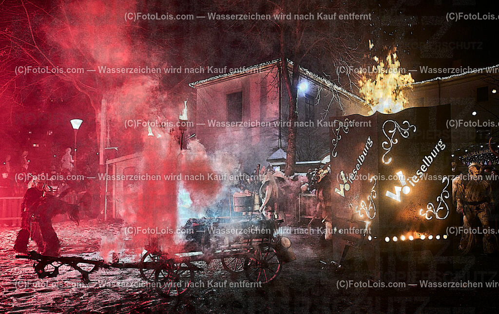 ALP9615_Wieselburger ADVENT_Wintersonnenwende_Perchtenlauf | (C)FotoLois.com, Alois Spandl, Wieselburger Advent, Wintersonnenwendfeier mit Umzug durch die Stadt, Sonnenwendfeuer und Perchtenlauf mit Show im Schlosspark, Mitwirkung der Partnergemeinde EINBECK, Sa 17. Dezmber 2022.