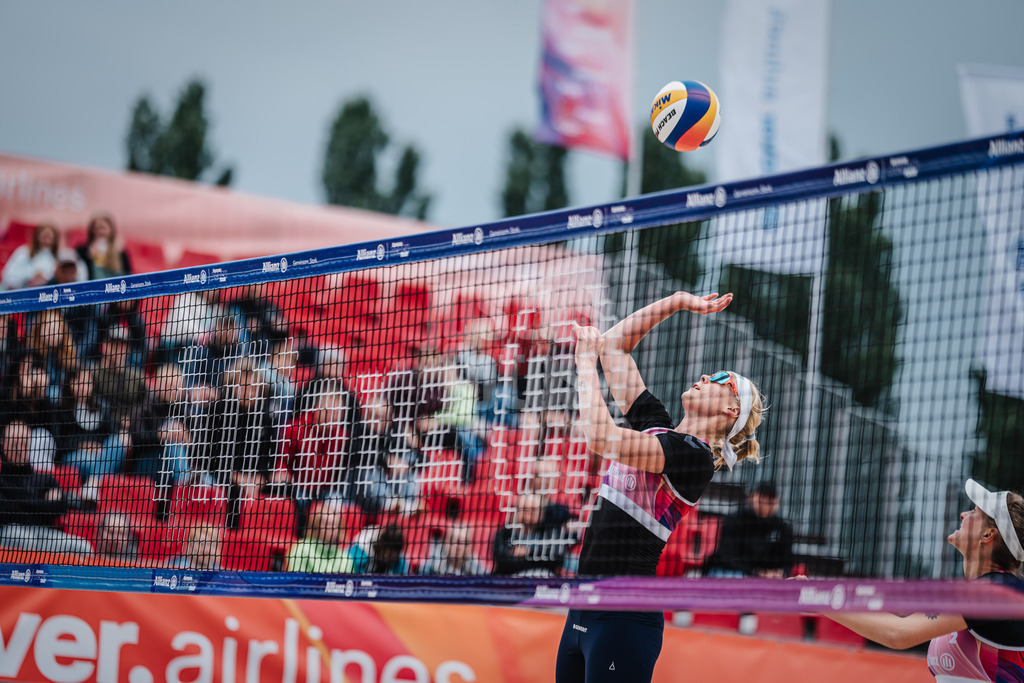 Beachvolleyball | Frauen | German Beach Tour 2024 | Tourstop Bremen | 07.06.2024 | Anna Behlen beim Angriff