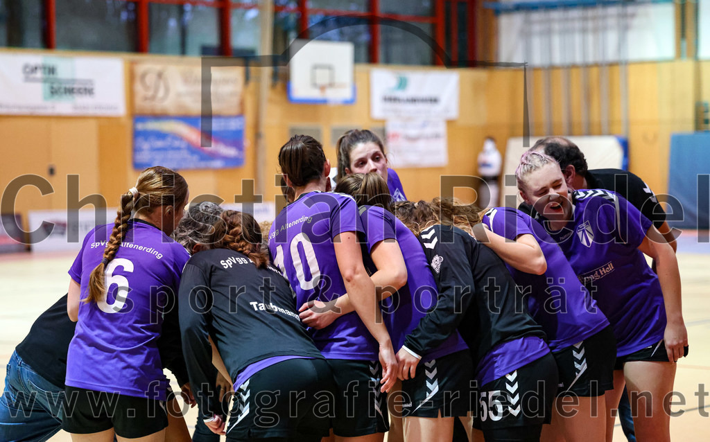 2022-11-05_008_SpVgg_Altenerding_gegen_SpVgg_Erdweg | Erding, Deutschland, 05.11.2022:
Handball, Bezirksoberliga Frauen Altbayern 2022 / 2023, 3. Spieltag, SpVgg Altenerding gegen SpVgg Erdweg, Endergebnis: 27:16

Marlene Mittermeier (SpVgg Altenerding, #6), Janina Konrad (SpVgg Altenerding, #10), Verena Bauer (SpVgg Altenerding, #55), Selina Becker (SpVgg Altenerding, #69)

Foto: Christian Riedel / fotografie-riedel.net