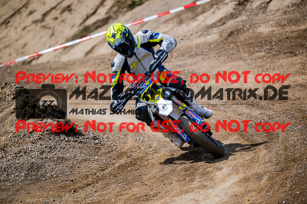 MaZZes_FotoMatrix_220904_8781 | S1