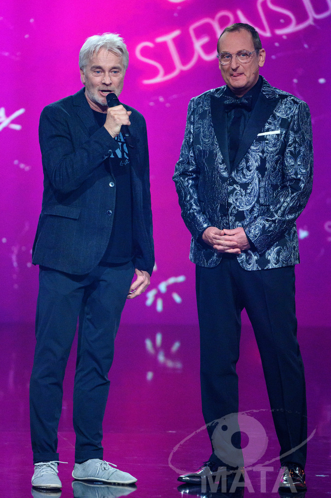 _DWA1425 | Werner Schmidbauer und Volker Heißmann bei '30 Jahre Sternstunden-Gala 2023' in der Frankenhalle. Nürnberg, 15.12.2023 - Realisiert mit Pictrs.com