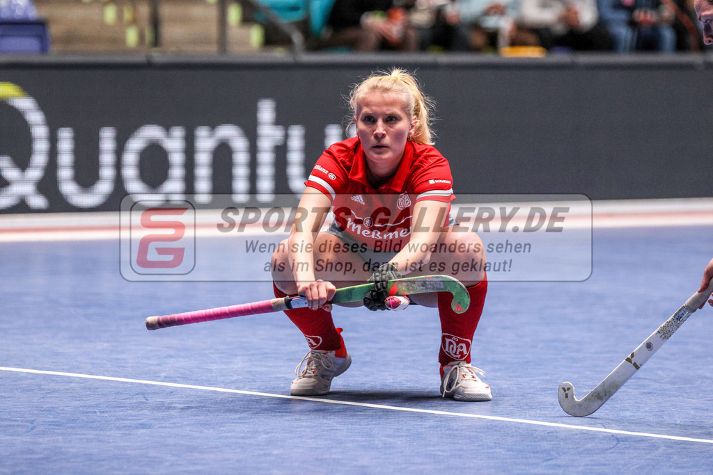 MJ_20230204-MSC-Alster-W-17 | Emily Wolbers (Der Club an der Alster #24), Münchner SC - Der Club an der Alster am 4.2.2023 in der Ballsporthalle, Frankfurt am Main