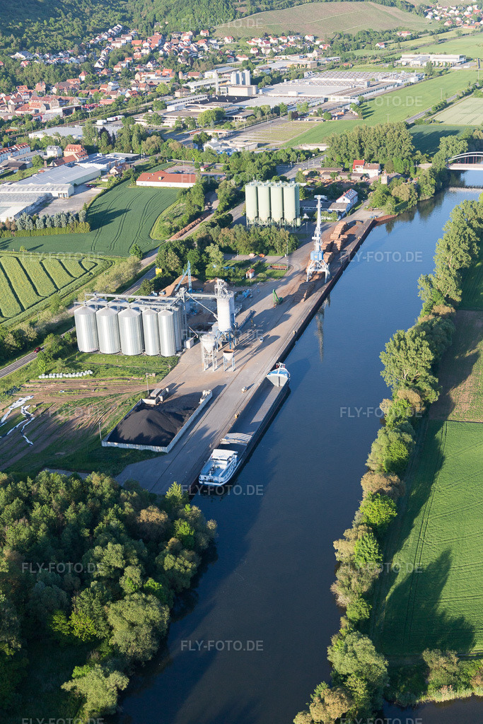 Luftbild: Schmachtenberg Industriegebiet in Zeil am Main im Bundesland Bayern in Deutschland. Foto: IMG_100100.jpg vom 26.05.2017 durch Werner Riehm/FLY-FOTO.de