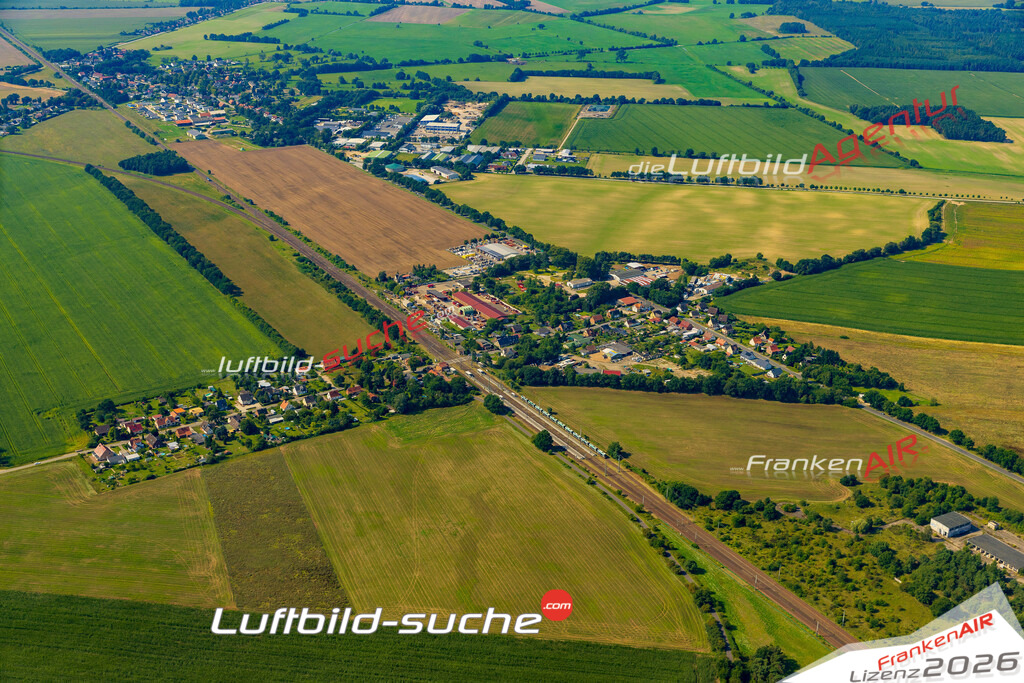 Buchholz Holthusen Bild- Das Luftbild wurde 2025 vom UL-Flugzeug heraus erstellt ( keine Drohne bzw. Drohnenaufnahme ) - Hochauflösende Luftaufnahme -Nicht vergleichbar mit Google Maps oder Satelittenbilder- Die Geschenkidee !Mit Lizenz und Bildrechte bestellbar - CC