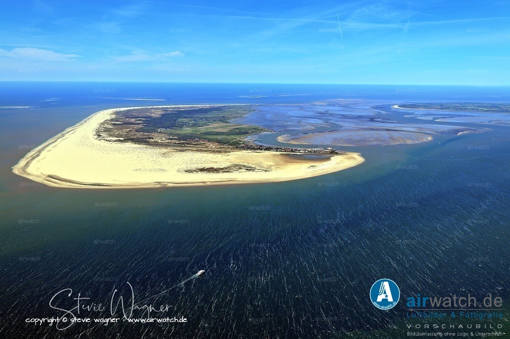 Halligen-Inseln-Weltnaturerbe-Wattenmeer-Mai-23-airwatch-wagner-240A2937 | Entdecken Sie atemberaubende Luftbilder und Fotografien auf airwatch.de - Tauchen Sie ein in eine Welt voller faszinierender Aufnahmen aus der Vogelperspektive.