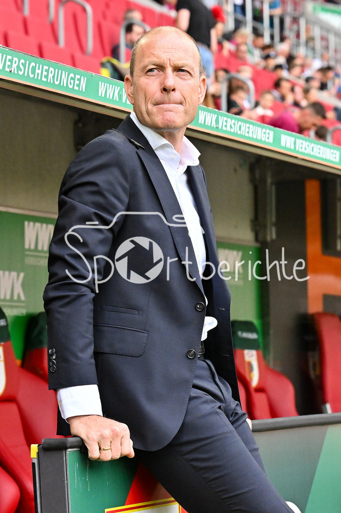 FC Augsburg - SG Eintracht Frankfurt | Im Bild Jess THORUP Trainer FC Augsburg vor der Partie gegen Frankfurt / Einzelfoto / Freisteller / Bundesliga: FC Augsburg - Eintracht Frankfurt, WWK Arena am 20.04.2025