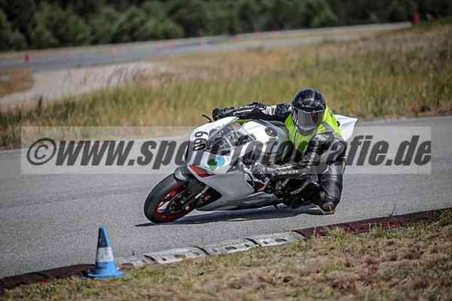 pubi5415 | Professionelle Fotos von Sportveranstaltungen, aber auch Hochzeiten und anderen Events. - Realisiert mit Pictrs.com