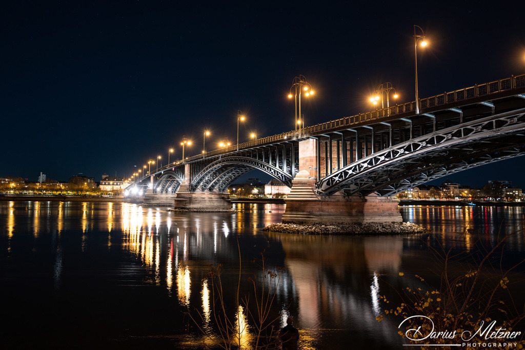 Theodor-Heuss-Brücke in Mainz | Die Theodor-Heuss-Brücke verbindet über den Rhein die Landeshauptstadt Mainz mit dem Ortsbezirk Mainz-Kastel von Wiesbaden. 