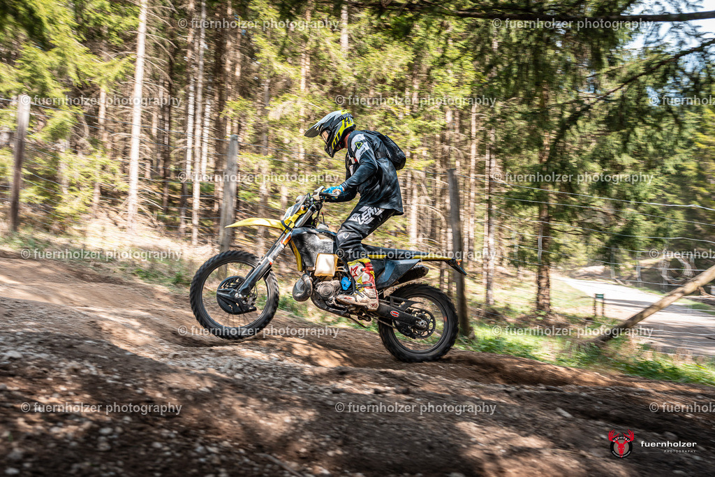 fuernholzer_250501-C1-797 | Fotografische Impressionen von der Red Stag Enduro Extreme by fuernholzer-photography.com. Endurosport in Österreich fotografisch festgehalten von fuernholzer. Auftragsfotografie für Private, Gewerbefotos und Industriefotografie. Eventfotografie, Sportfotografie und Motorsportfotografie. Anbieter von Fotoworkshops, Fototraining, fotografischen Vorträgen und Fotoseminaren.