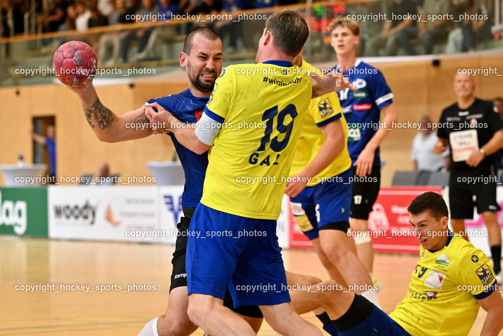 SC Ferlach vs. UHC Hollabrunn | #81 MILICEVIC Adrian SC Ferlach, #19 GAL Kristof UHC Hollabrunn, #9 SIMIC Ante UHC Hollabrunn, SC Ferlach vs. UHC Hollabrunn, SC Ferlach vs. UHC Hollabrunn am 20.09.2025 in Ferlach (Ballspielhalle Ferlach), Austria, (Photo by Bernd Stefan)